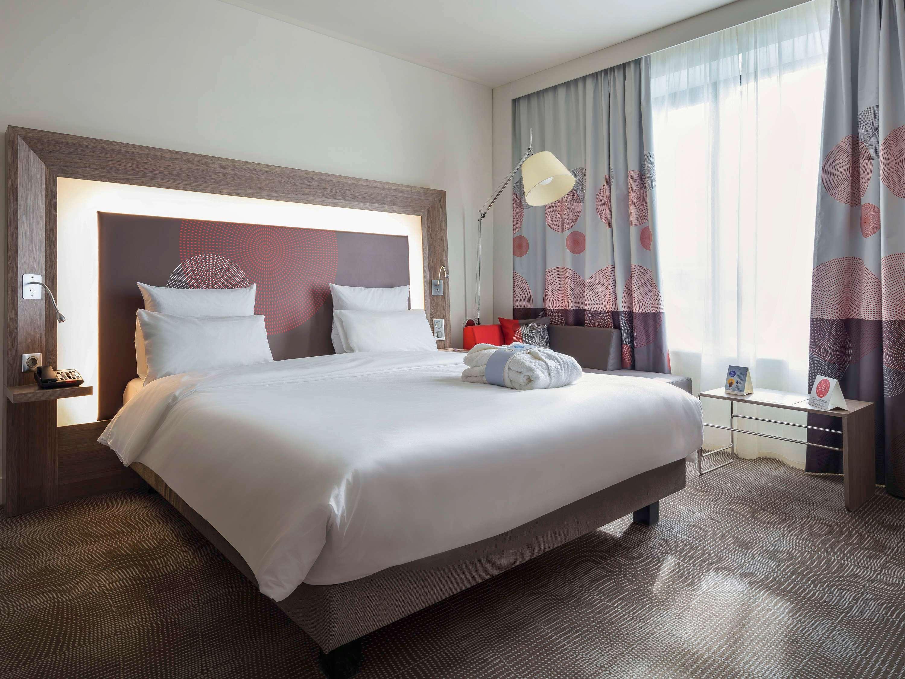 Отель Novotel Center 4*