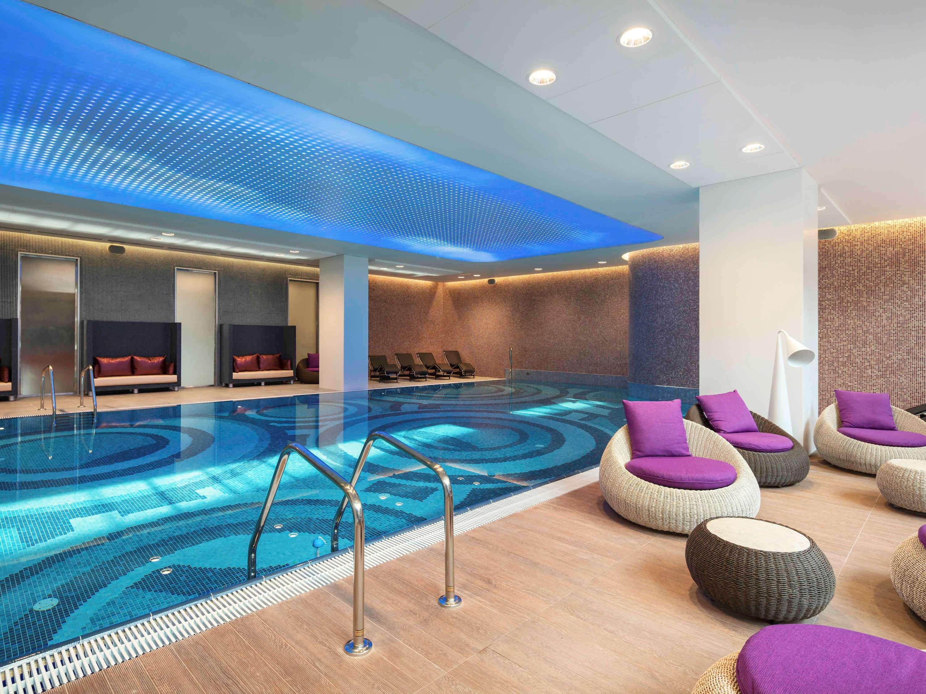 Отель Novotel Center 4*