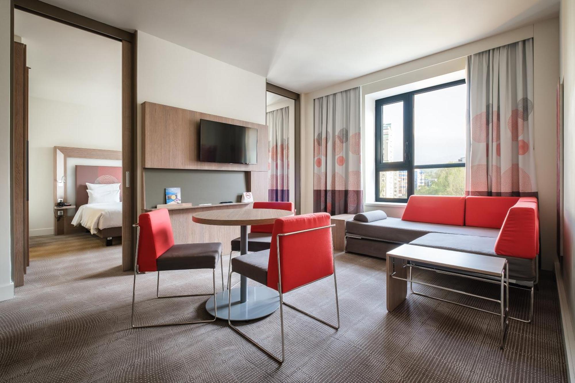 Novotel Center Отель Алматы