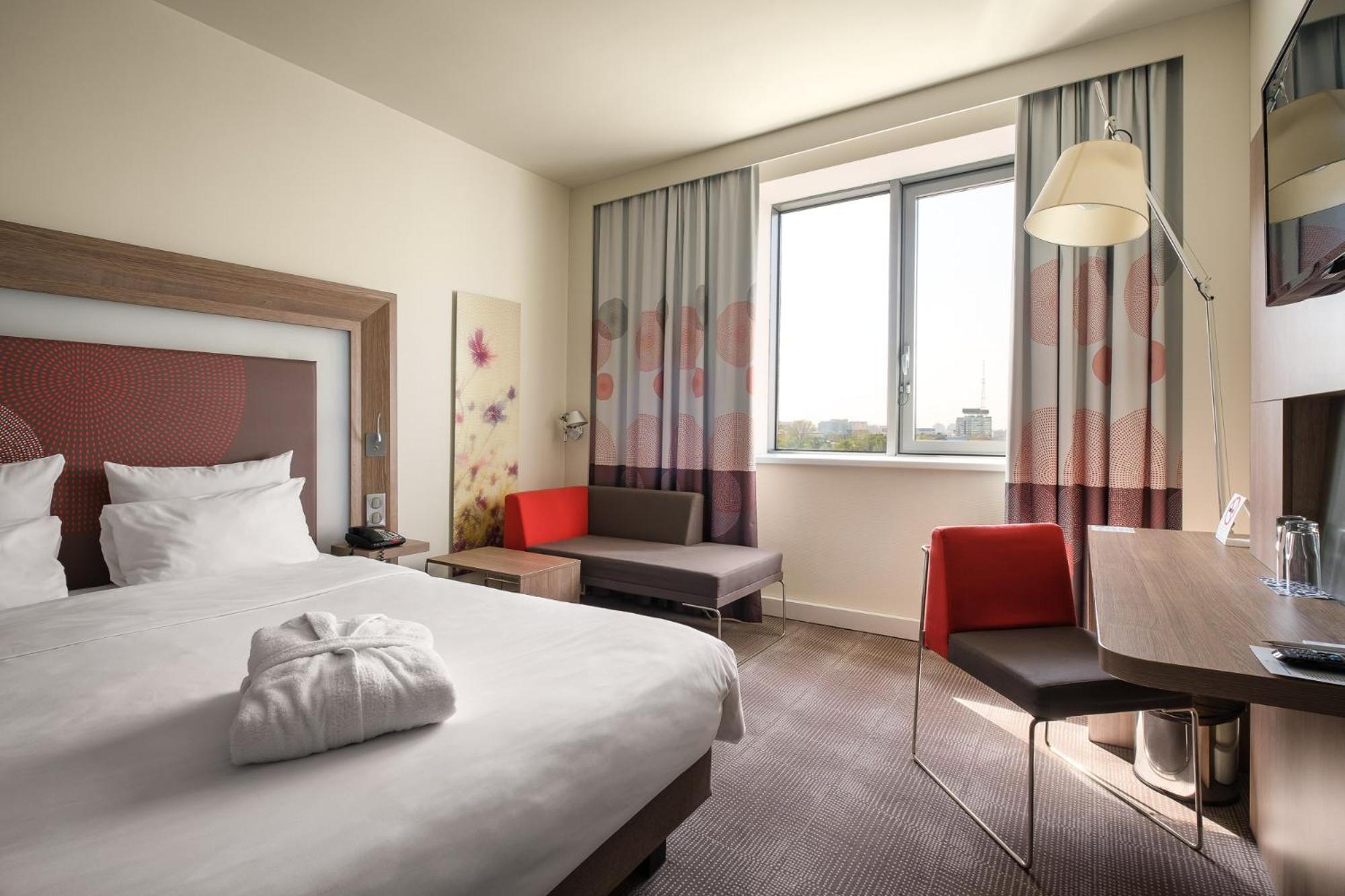 Отель Novotel Center