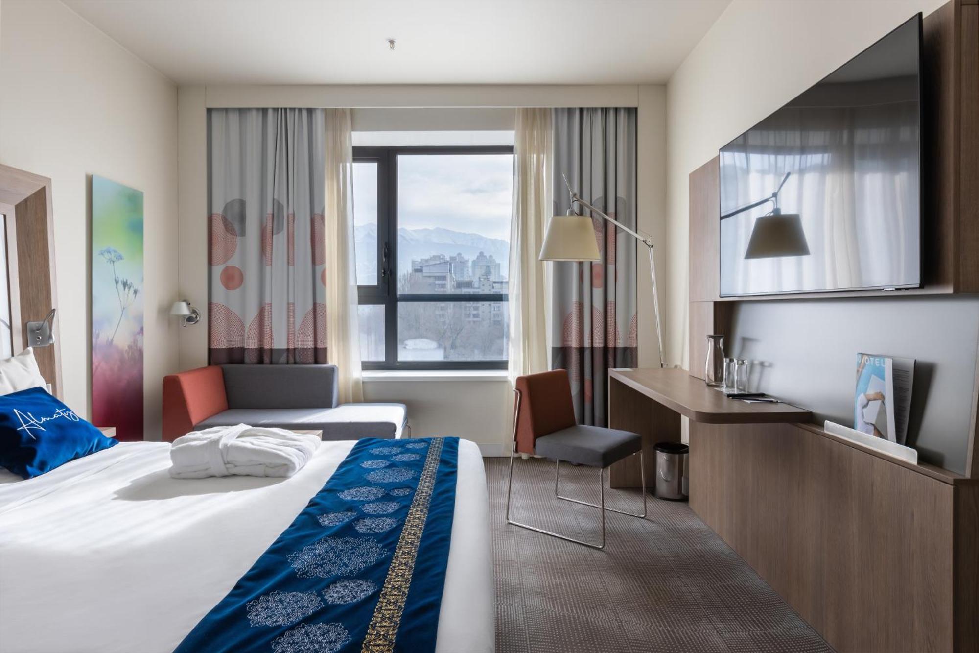 Отель Novotel Center 4*