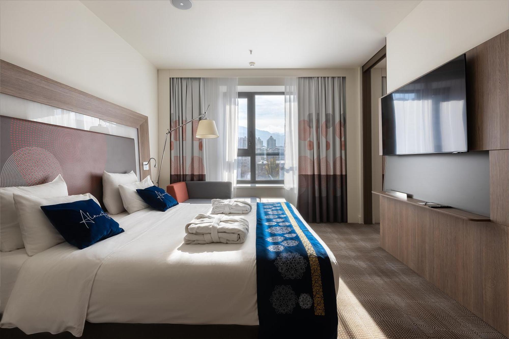Novotel Center 4* Almatı