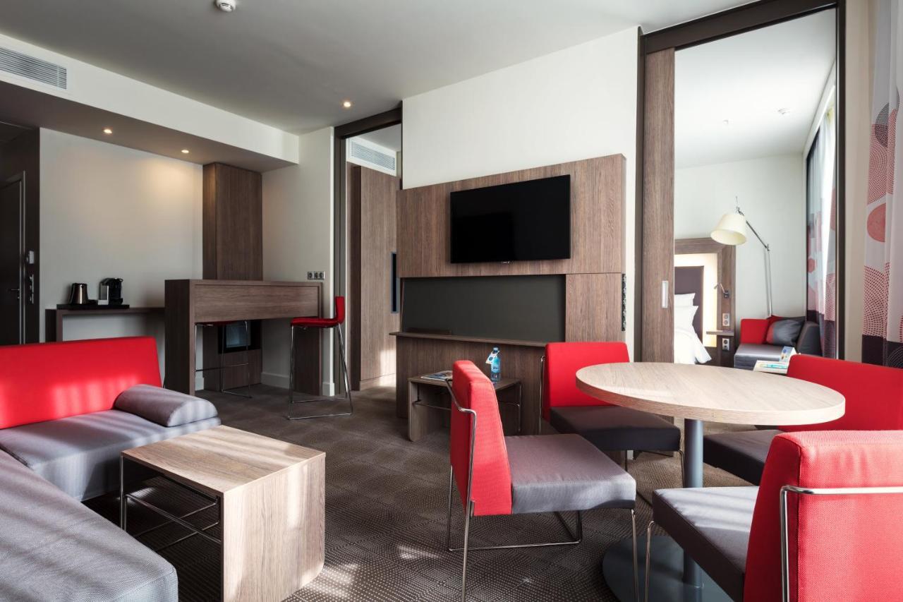 Novotel Center 4* Almatı